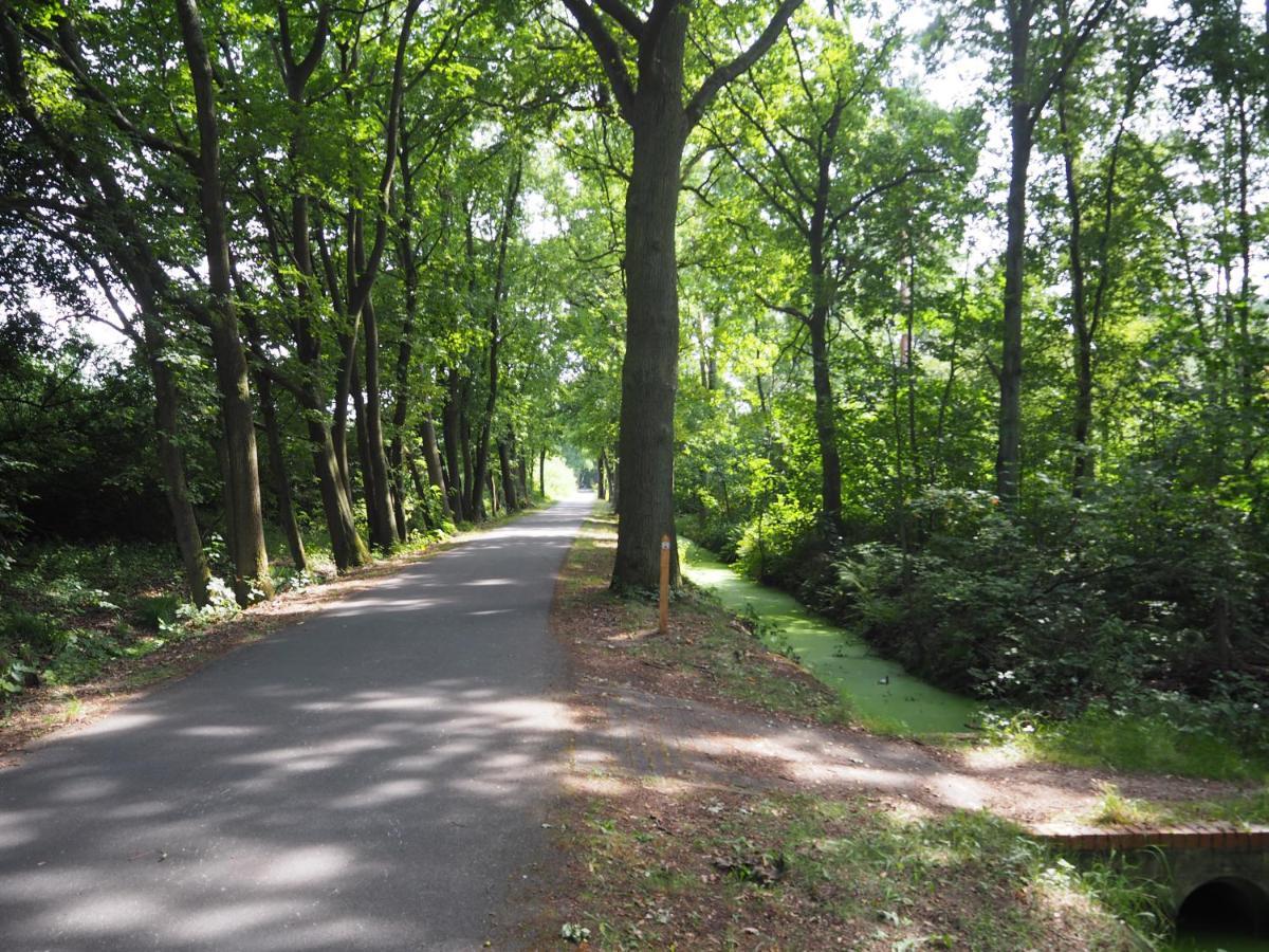 Oetervallei Maaseik Exterior foto